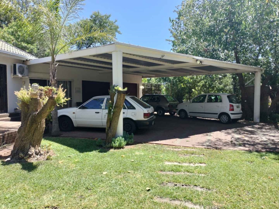 4 Bedroom Property for Sale in Langenhovenpark Free State